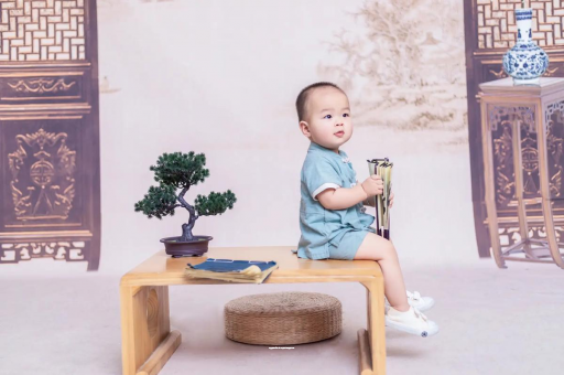 供卵包生男孩公司宝宝几个月翻身才正常